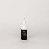 Quick Fix Superkleber - Mühelose Reparaturlösung für schnelle Fixierungen. Einhand-Anwendung für volle Kontrolle. Sofortige, starke Klebkraft auf vielfältigen Oberflächen. Zuverlässiger Helfer für DIY-Projekte. Dargestellt vor neutralem Hintergrund.